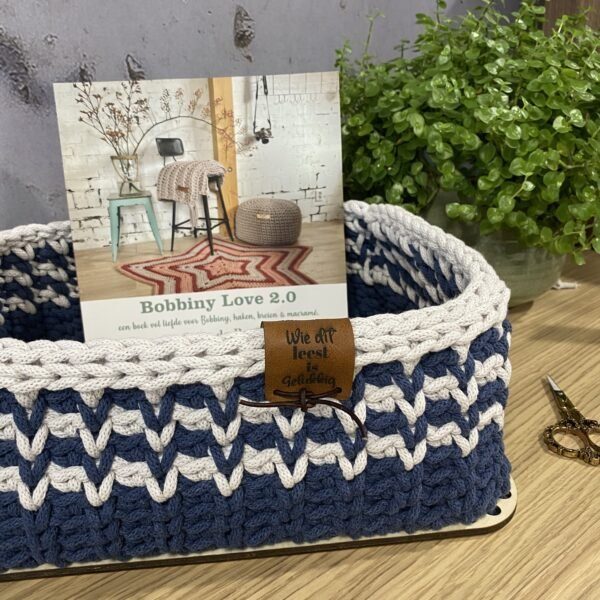 B53AB3A6-7C09-49D6-8444-439E65926E17-600x600