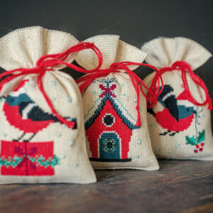 Vervaco Kruidenzakjes Borduurpakket – Kerstvogeltje en Huisje (Set van 3)
